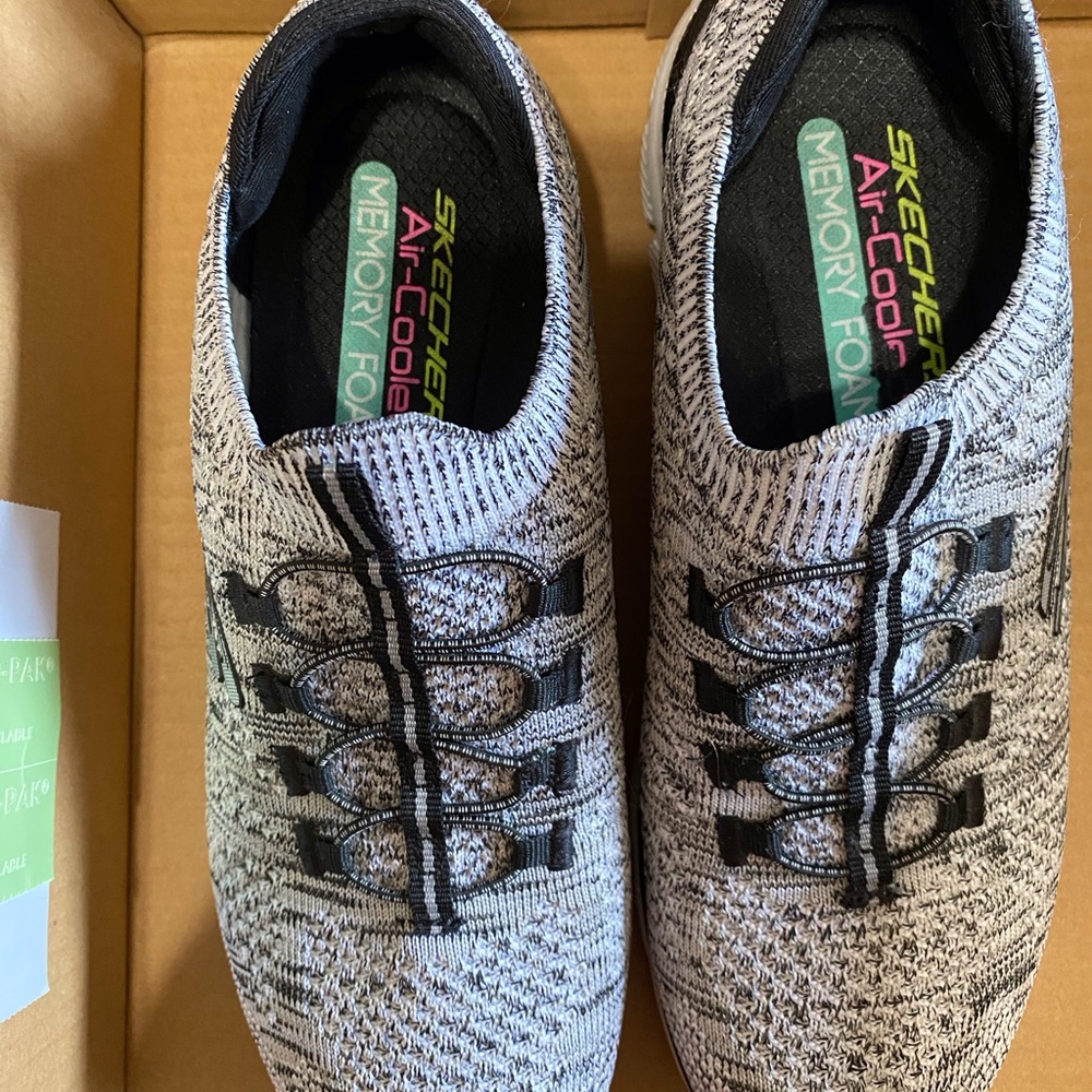 Skechers sneakers